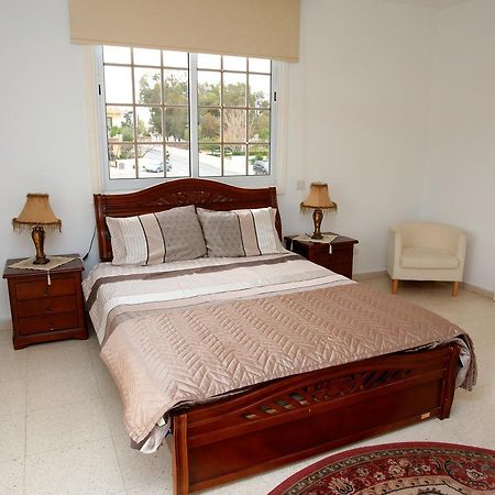 The White House Villa Larnaca Bagian luar foto