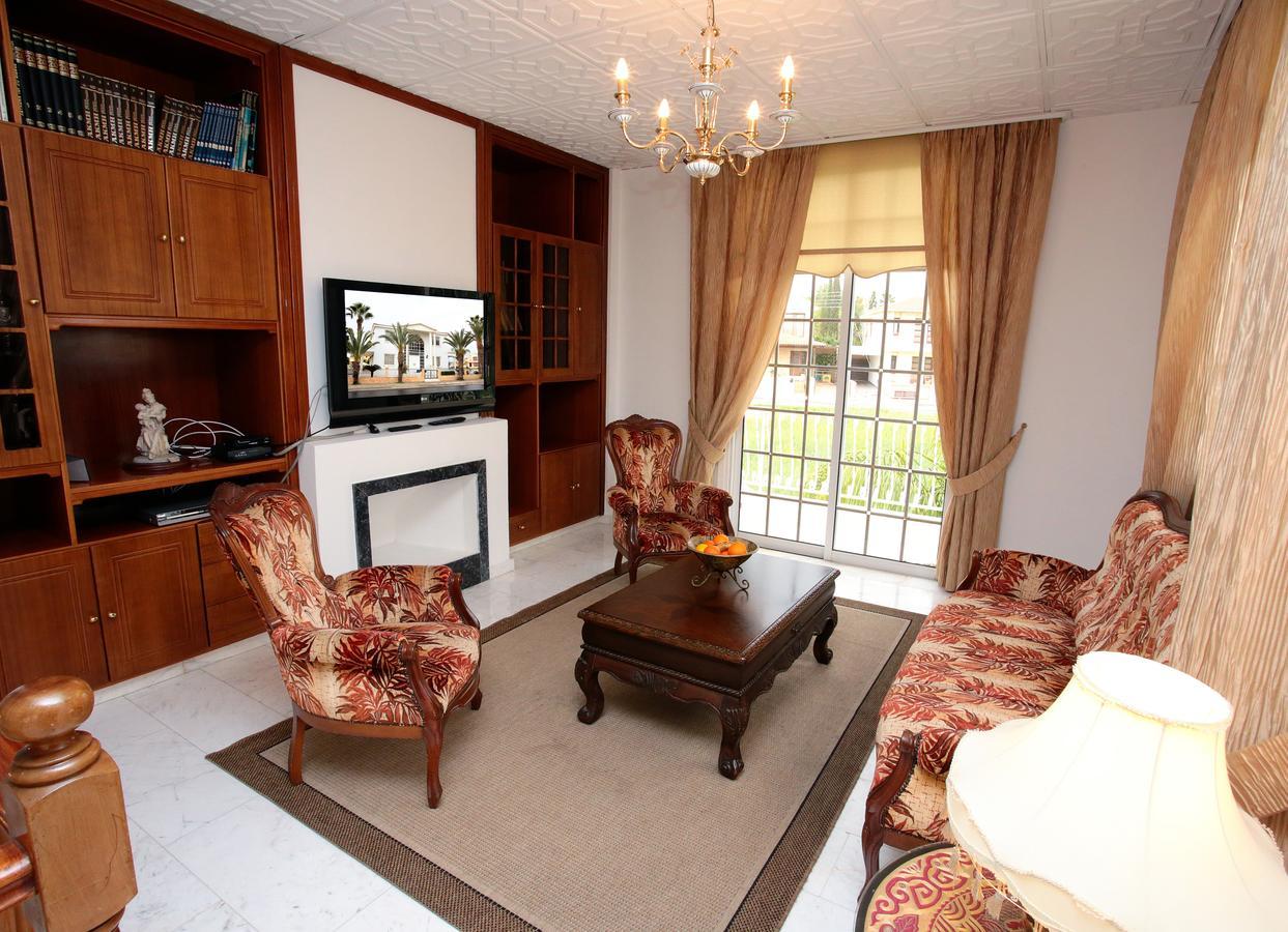 The White House Villa Larnaca Bagian luar foto