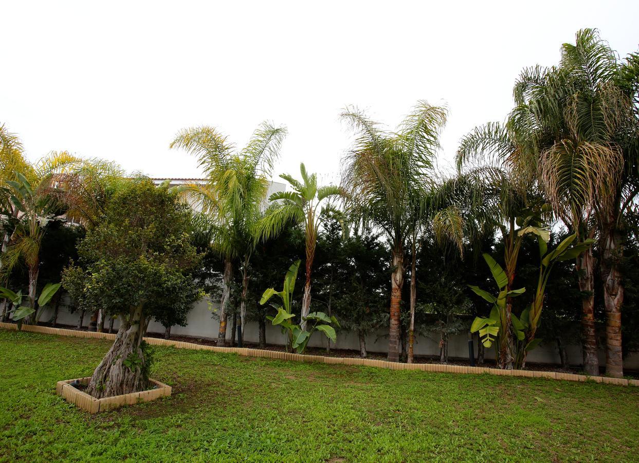 The White House Villa Larnaca Bagian luar foto