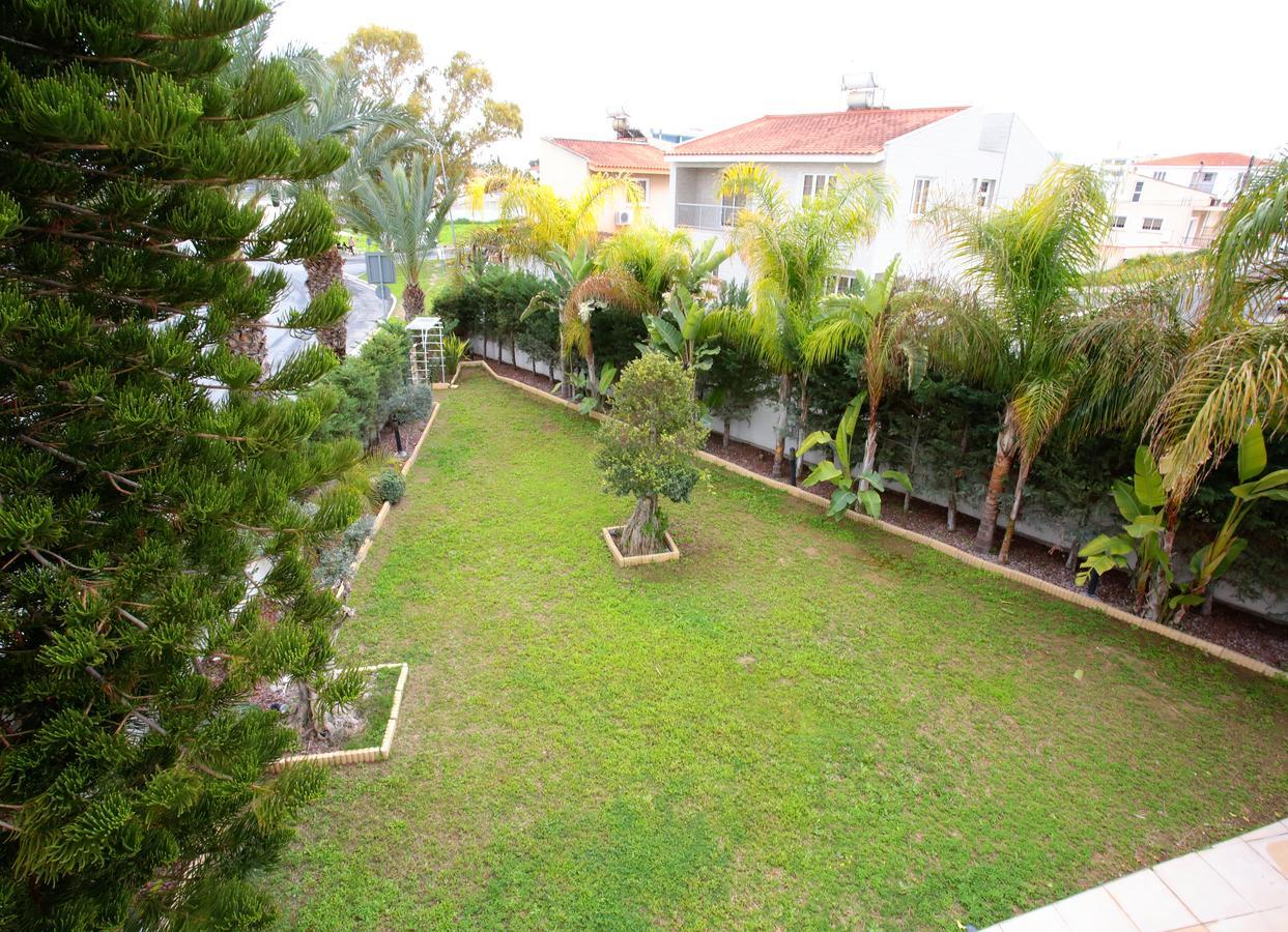 The White House Villa Larnaca Bagian luar foto