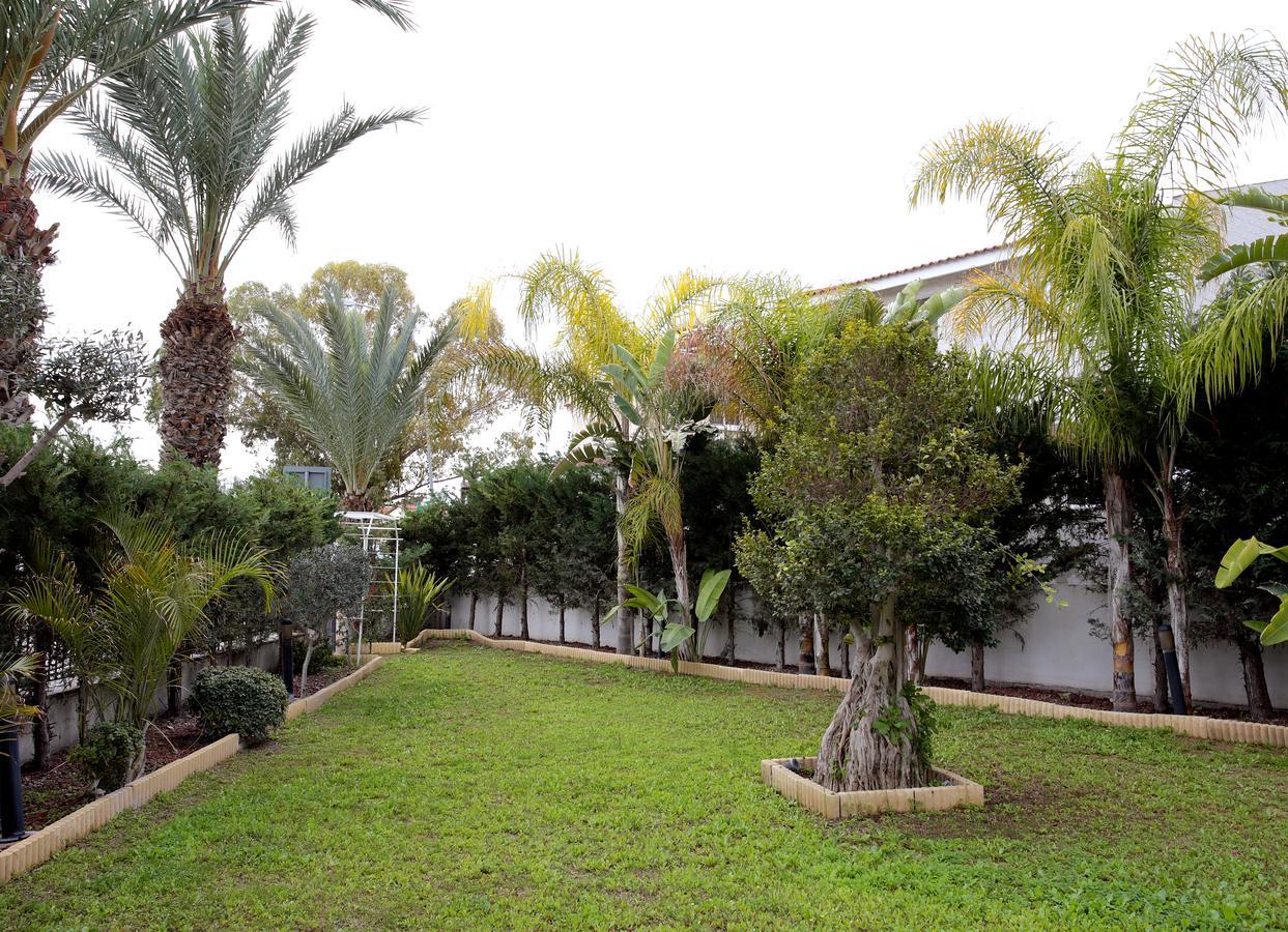 The White House Villa Larnaca Bagian luar foto