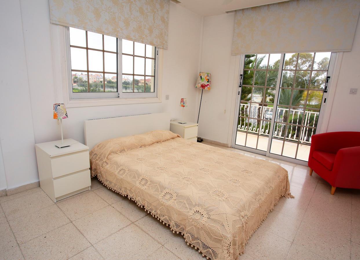 The White House Villa Larnaca Bagian luar foto