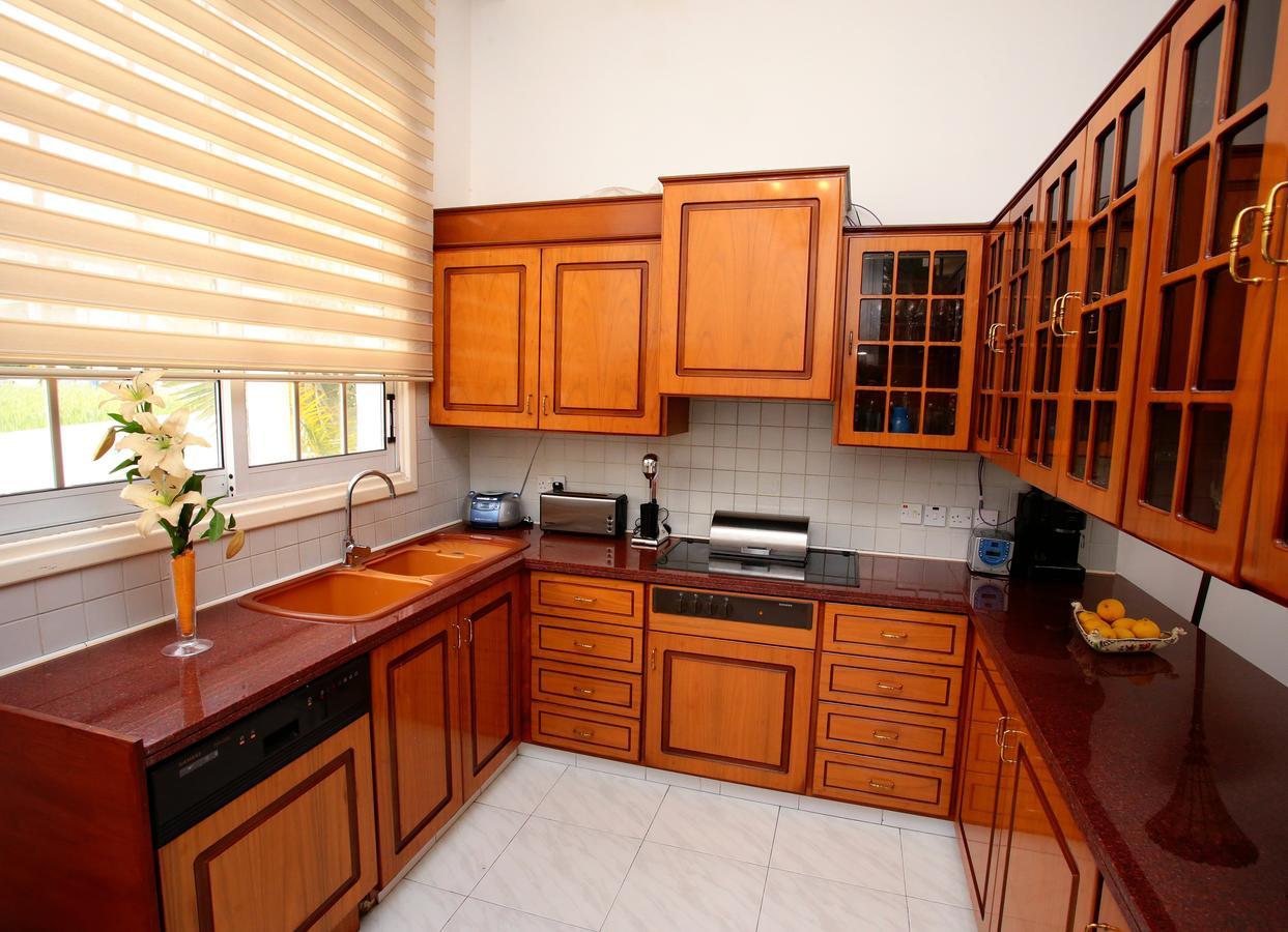 The White House Villa Larnaca Bagian luar foto