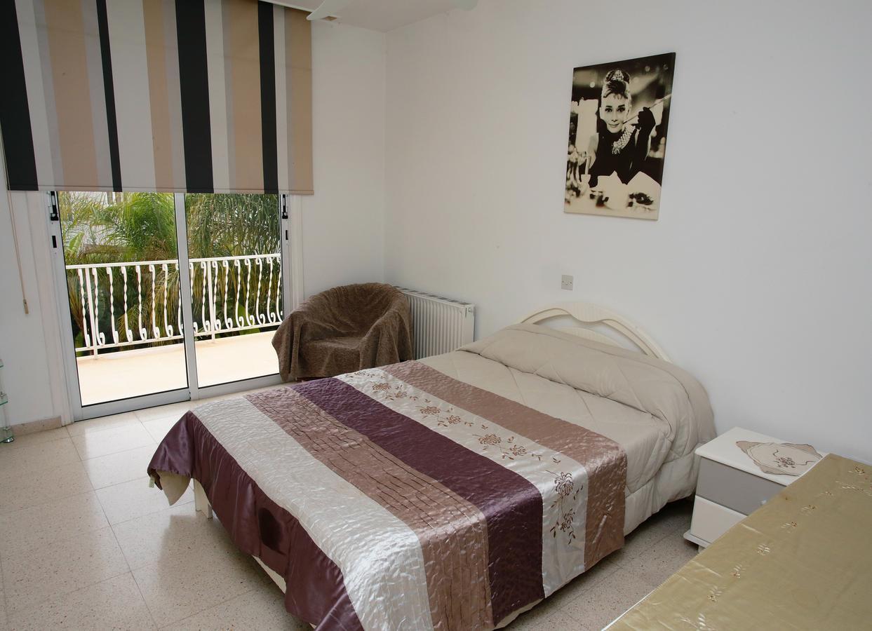 The White House Villa Larnaca Bagian luar foto