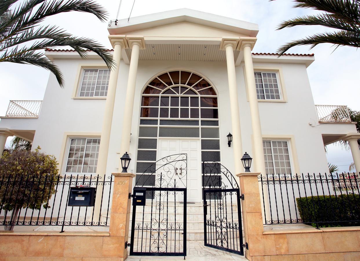 The White House Villa Larnaca Bagian luar foto