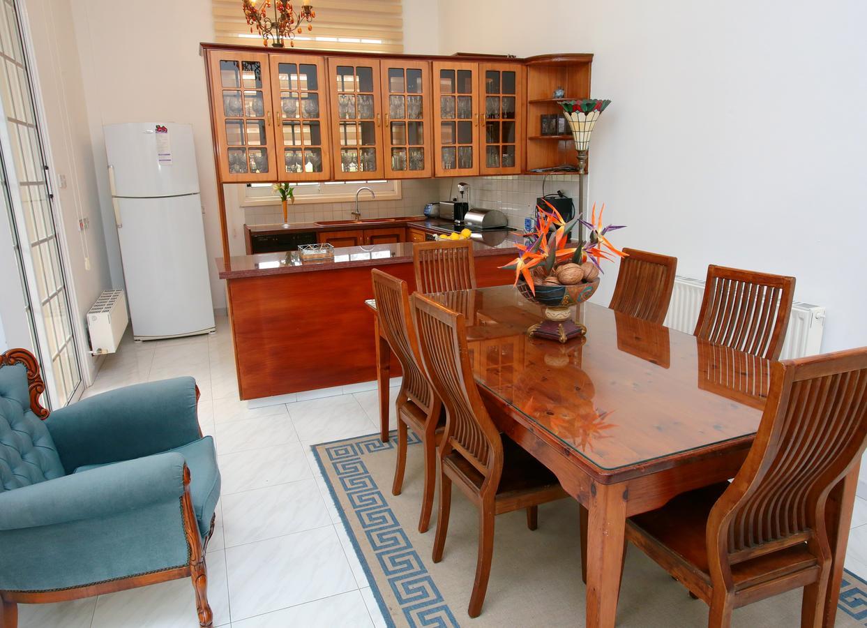 The White House Villa Larnaca Bagian luar foto