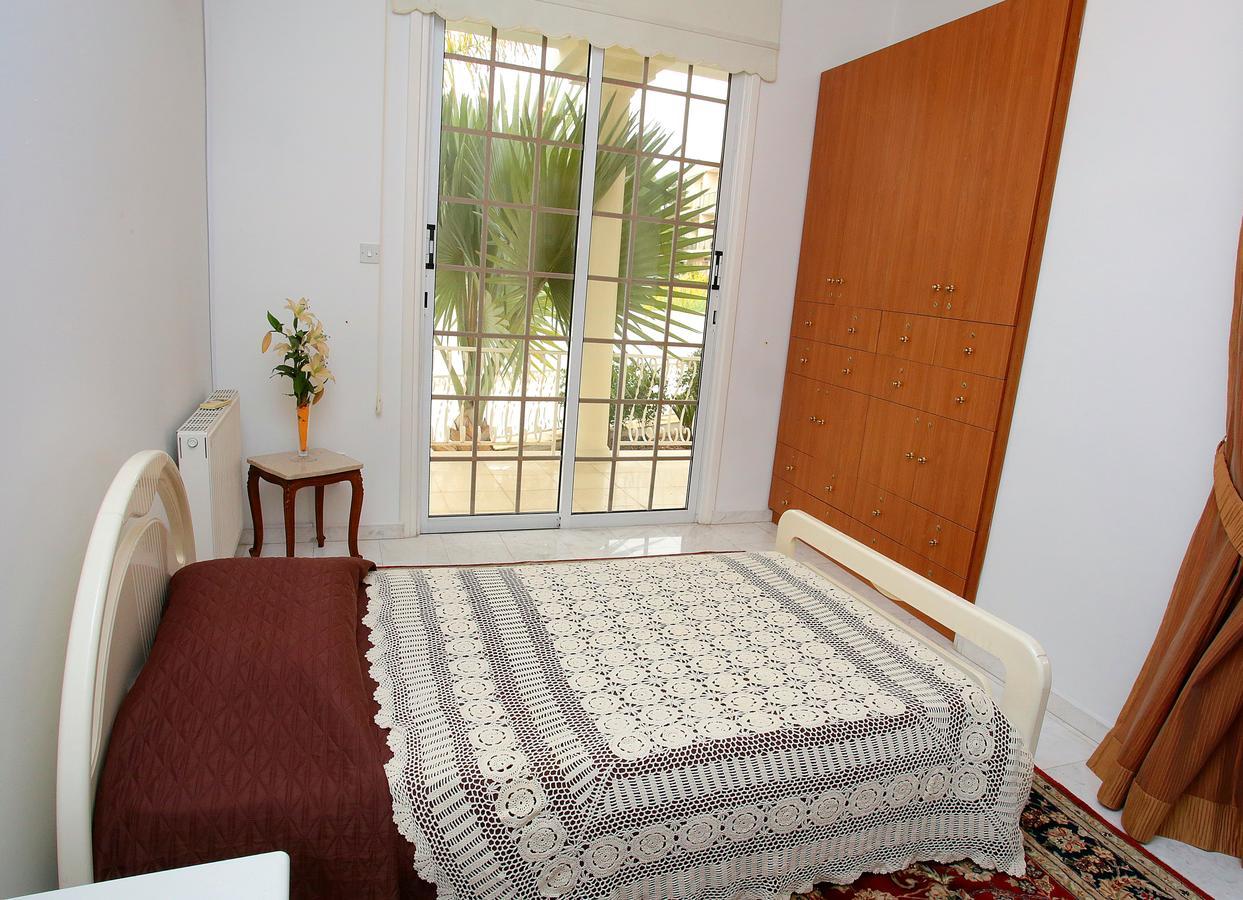 The White House Villa Larnaca Bagian luar foto